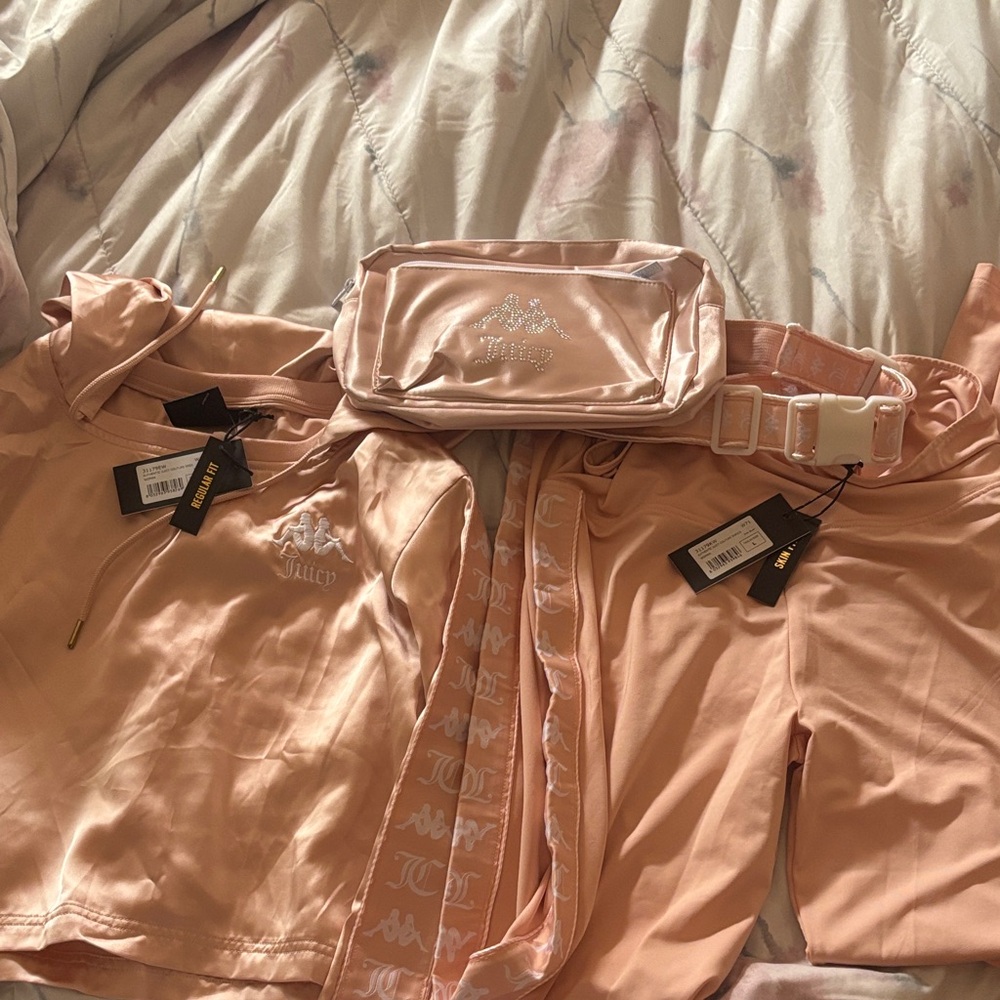 Juicy Couture Women's Peach Set with Accessories
